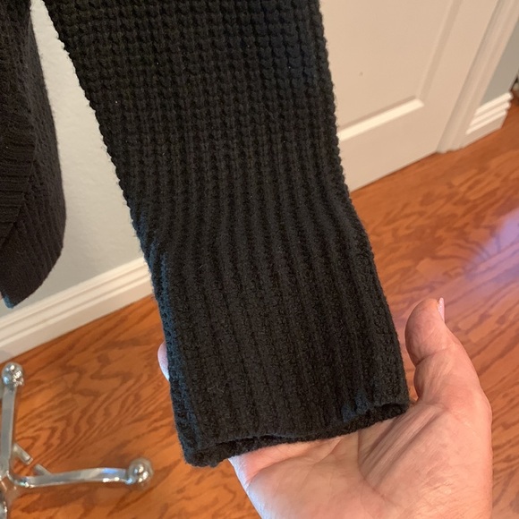 Monrow Slash Cold Shoulder Knit Sweater • Sz L - Picture 5 of 16